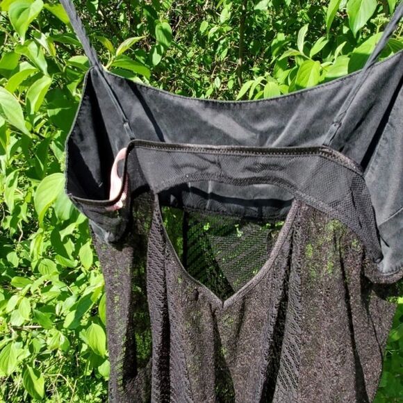 𝅺VICTORIA Secret silk and lace nightie key whole - Picture 4 of 8